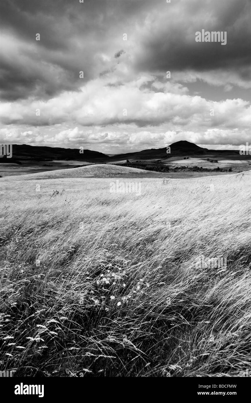 Scottish hills black and white hi-res stock photography and images - Alamy