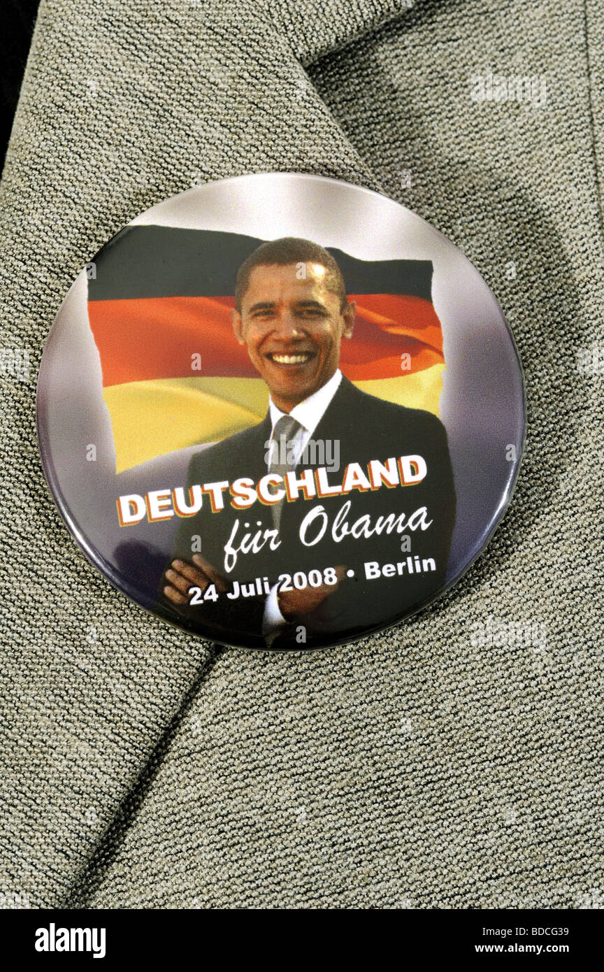 Obama, Barack, * 4.8.1961, American politician (Democrates), 44th President of the United States of America, button to his visit of Berlin, Germany, 24.7.2008, Stock Photo