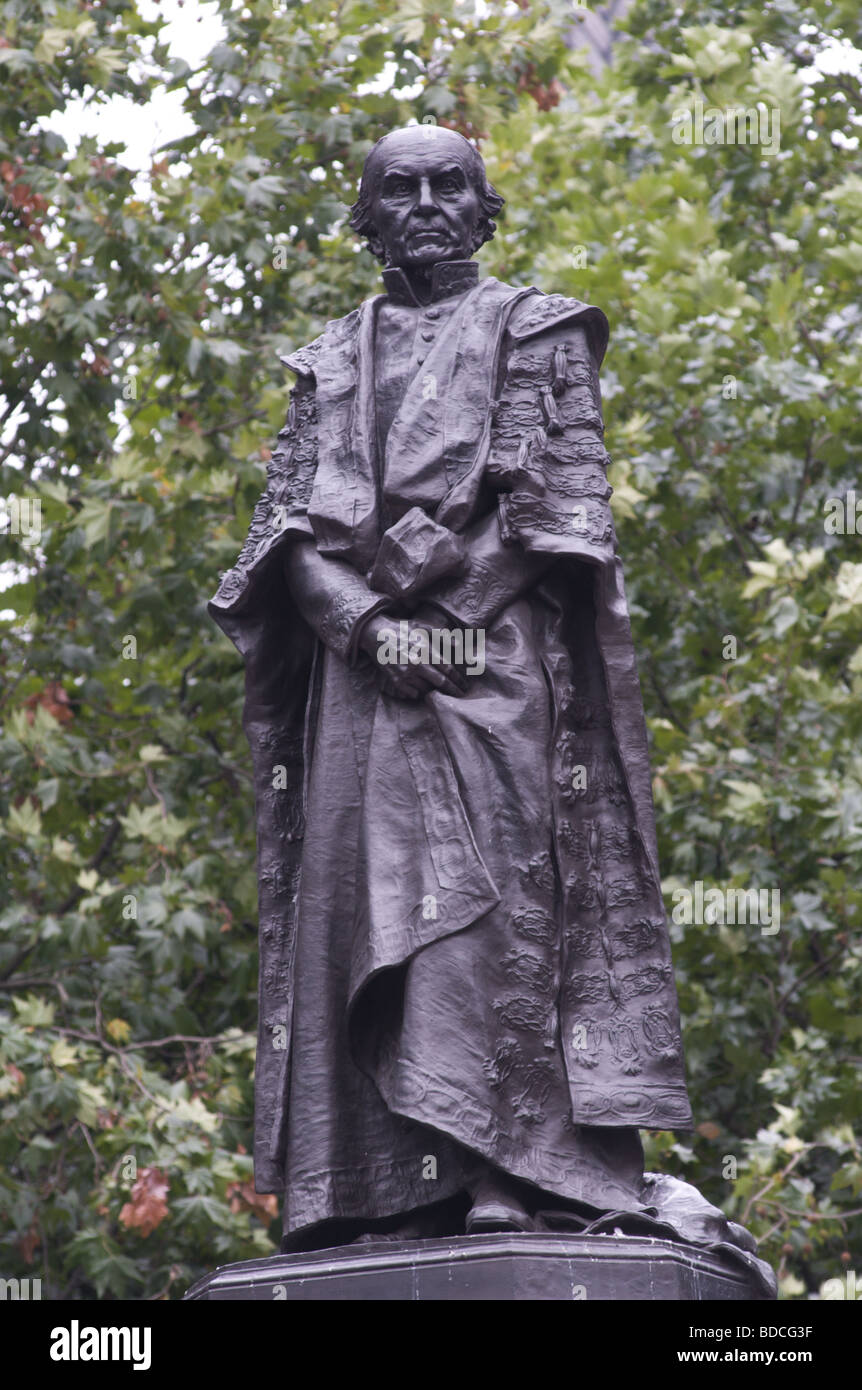 Gladstone, William Eward, 29.12.1809 - 19.5.1898, British politician (Lib.), full length, statue, London, Stock Photo