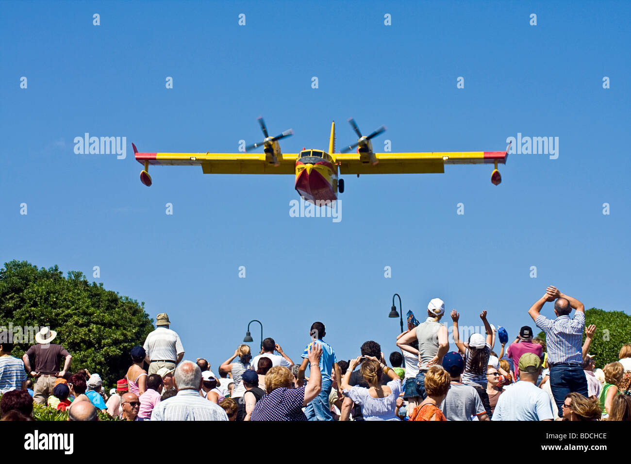 Fire fighting planes hires stock photography and images Alamy