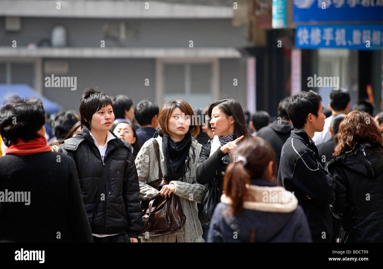 Shanghai street scene hi-res stock photography and images - Alamy