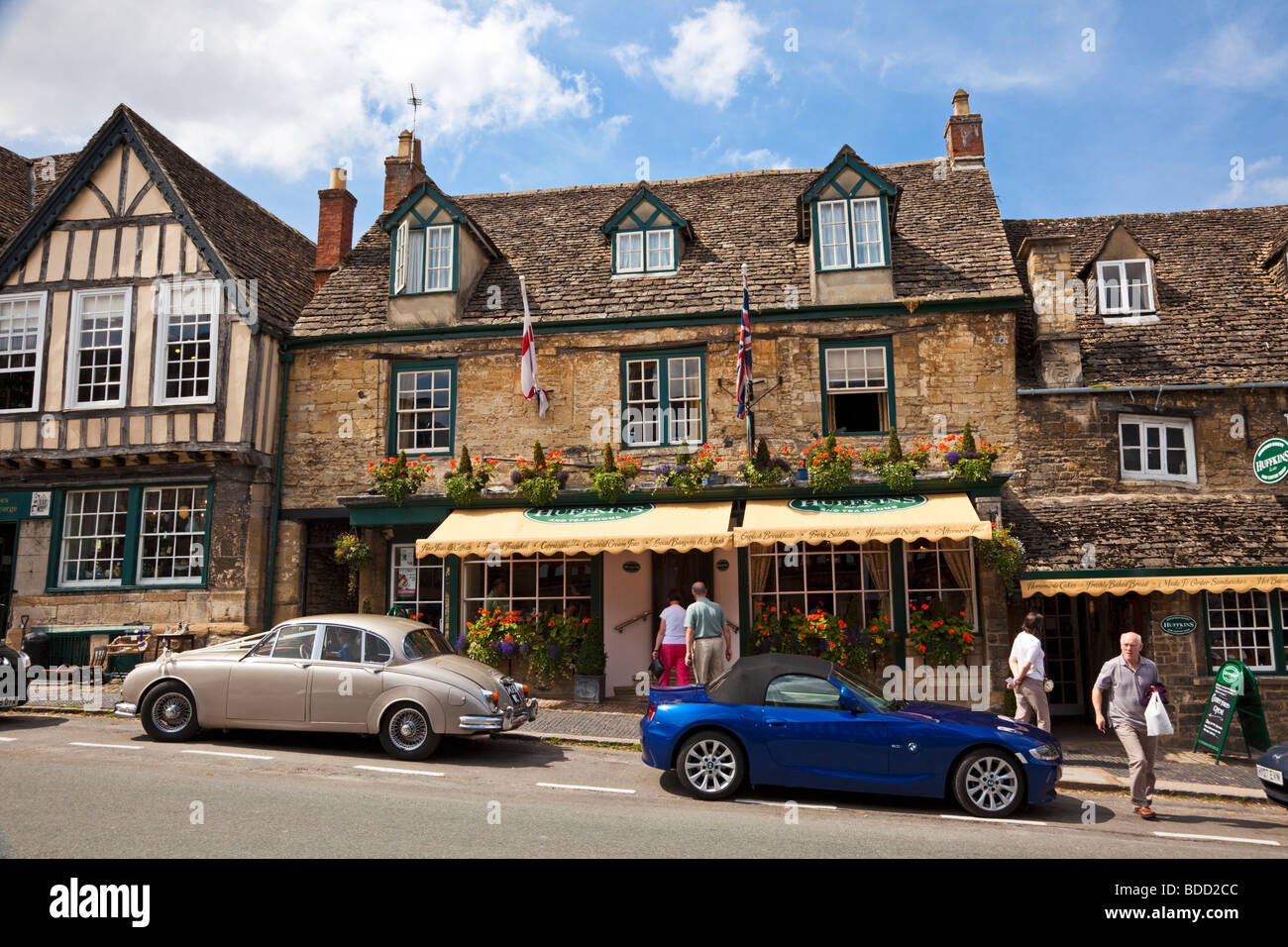 Huffkins bakery in Burford, Oxfordshire, England, UK Stock Photo