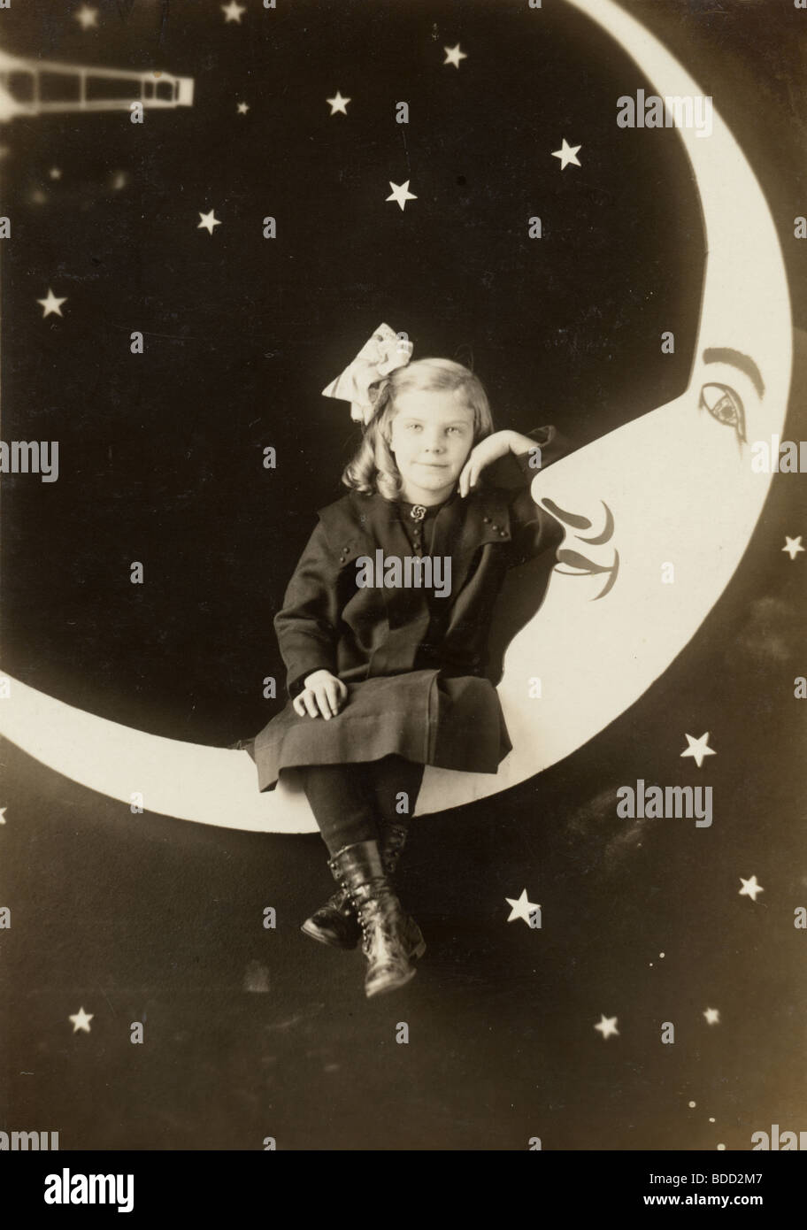 Paper moon movie hi-res stock photography and images - Alamy