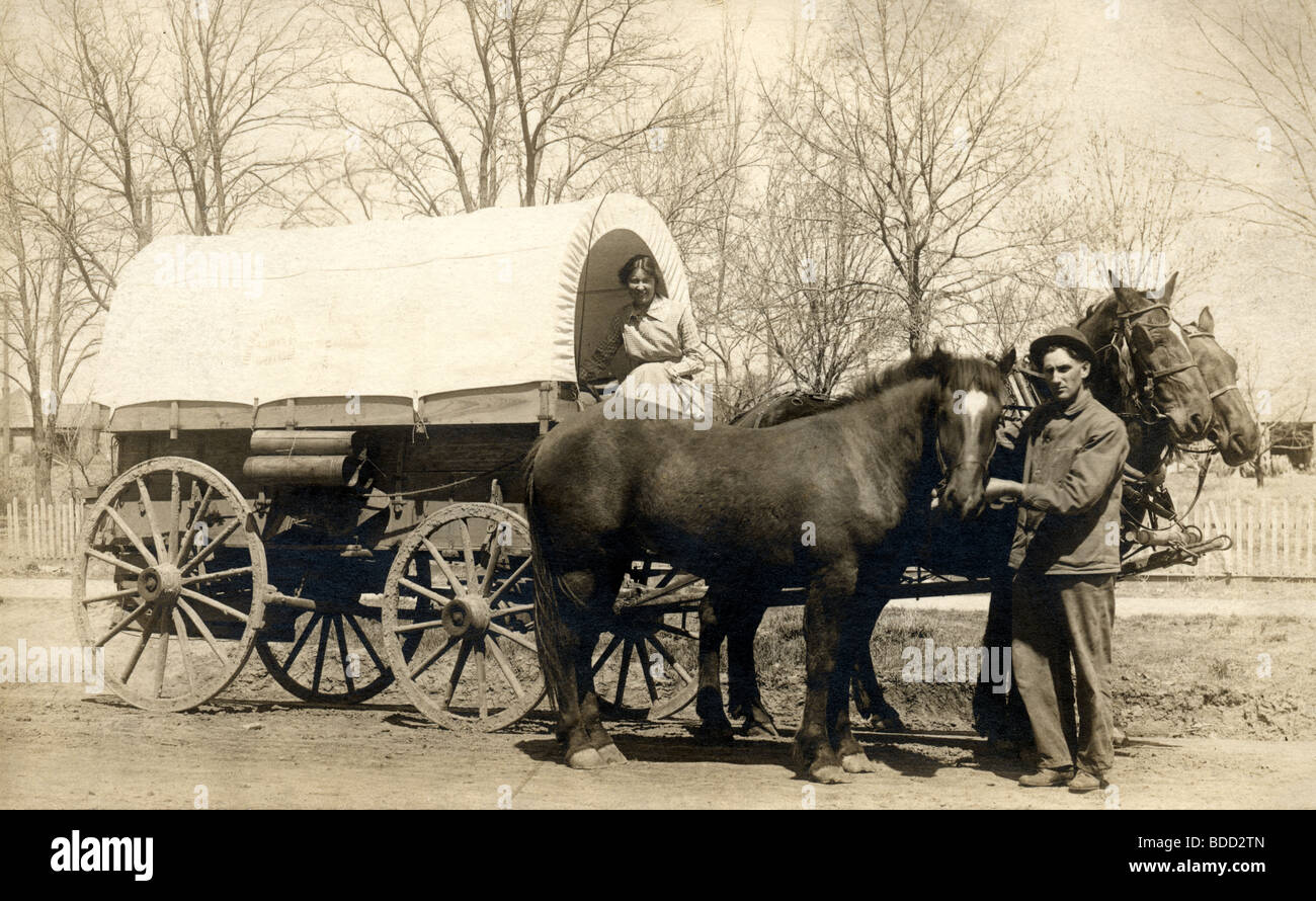 19th century covered wagon hires stock photography and images Alamy