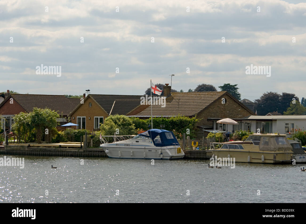 Walton on thames surrey hires stock photography and images Alamy