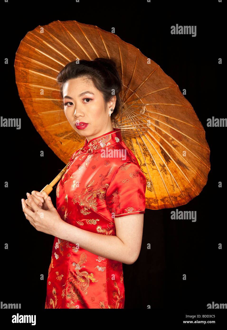 Chinese girl with parasol Stock Photo - Alamy