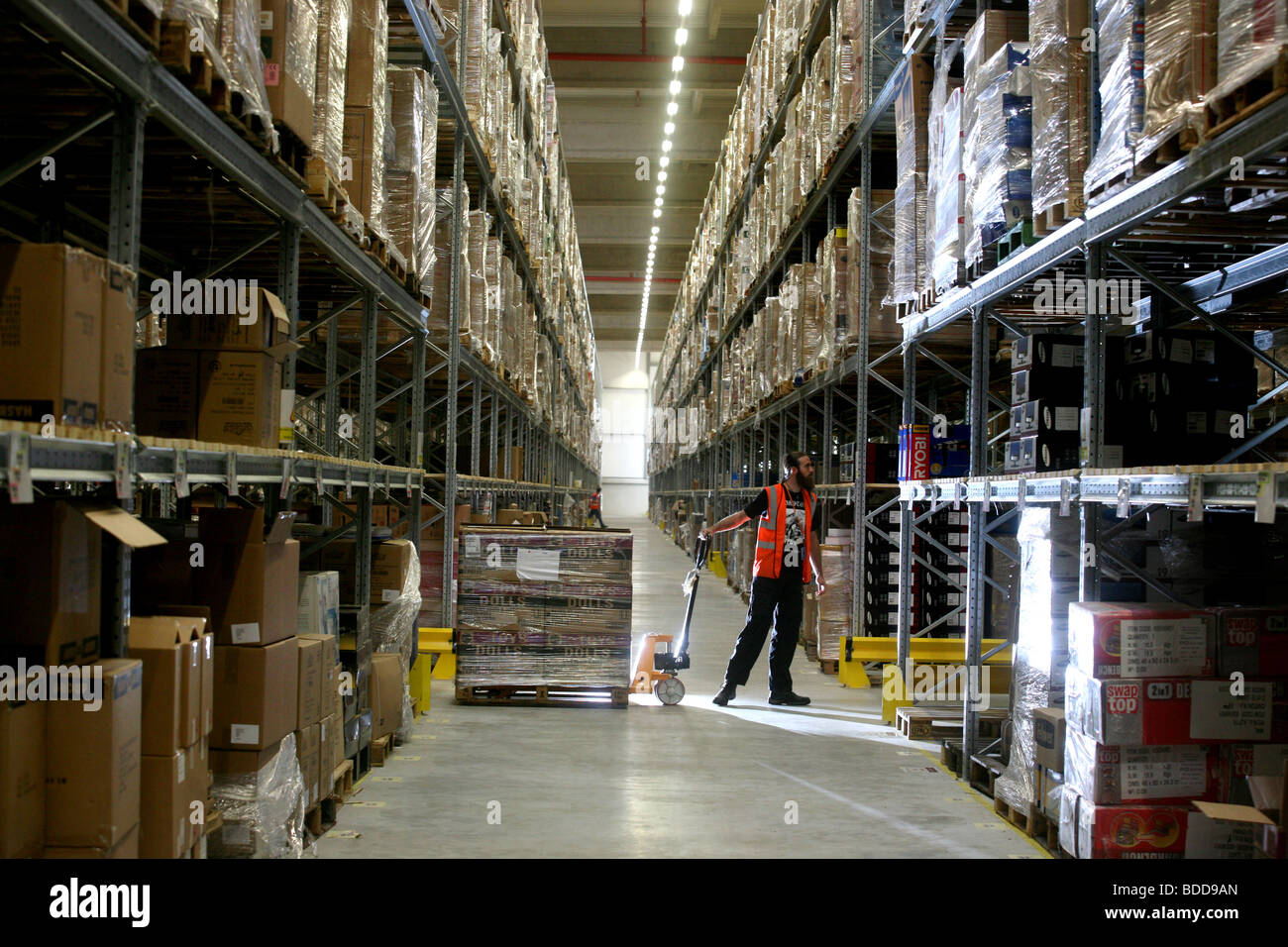 Amazon Distribution Centre, Swansea Stock Photo Alamy
