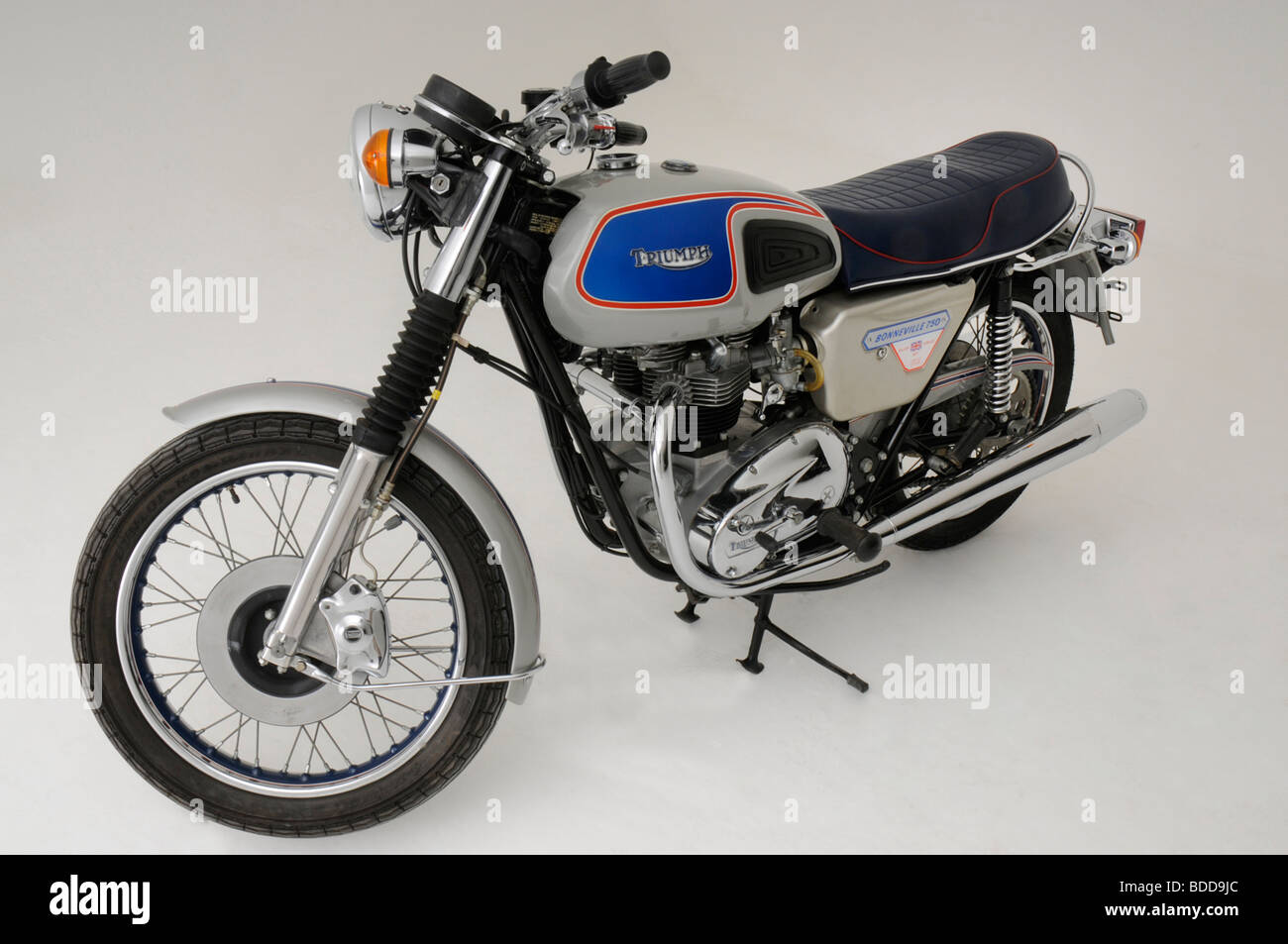 Triumph bonneville motorcycle hires stock photography and images Alamy