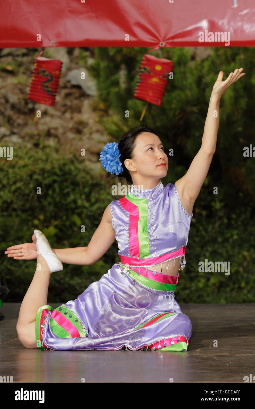 Ocean Rain Chinese dance performers dancing in Dragon Boat festival
