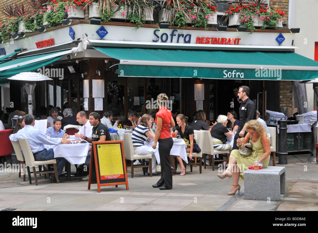 pavement-cafe-bars-restaurants-in-west-end-london-at-st-christophers