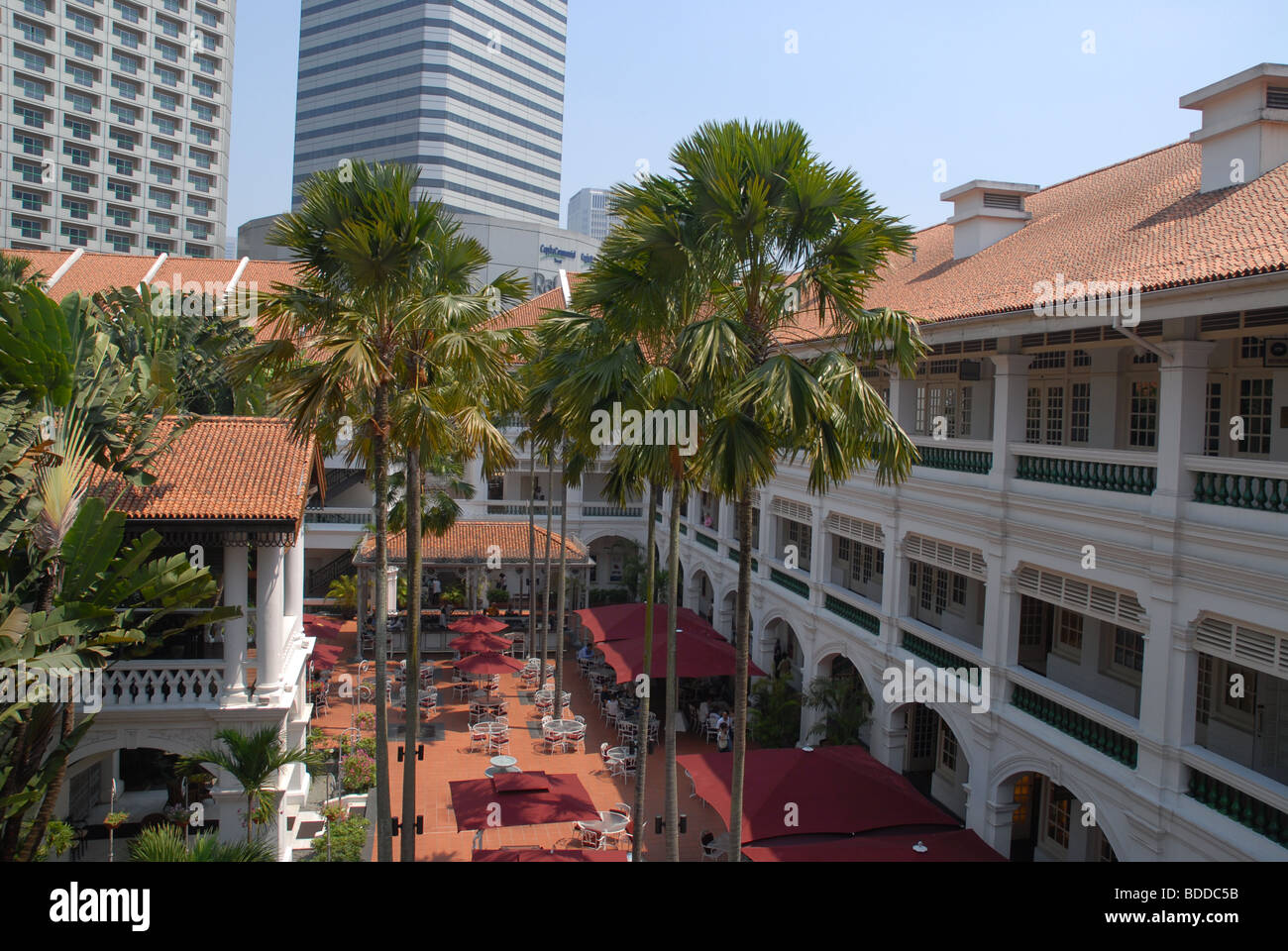 looking down to Gazebo Bar in Raffles Courtyard, Raffles Hotel, Singapore Stock Photo