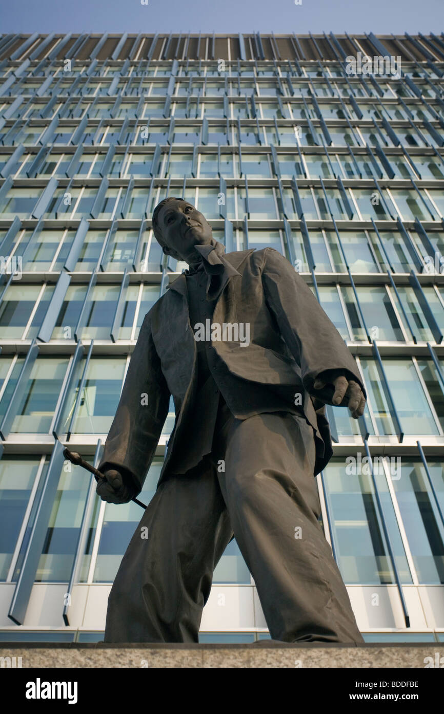 Interactive Monuments Monument to the Unknown Artist - Interactive sculpture by Greyworld ...