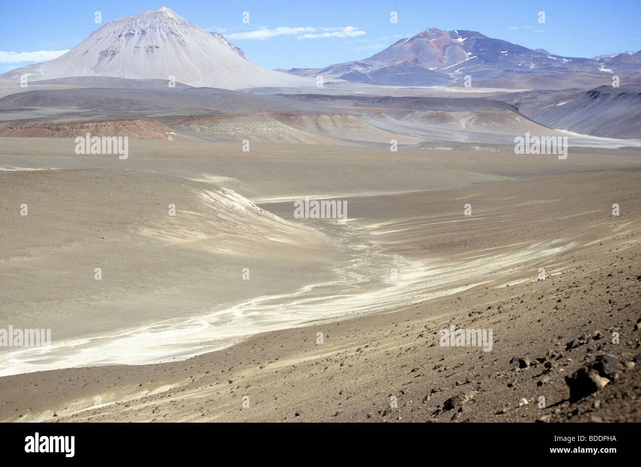 High desert landscape dotted with volcanoes, near Paso San Francisco in