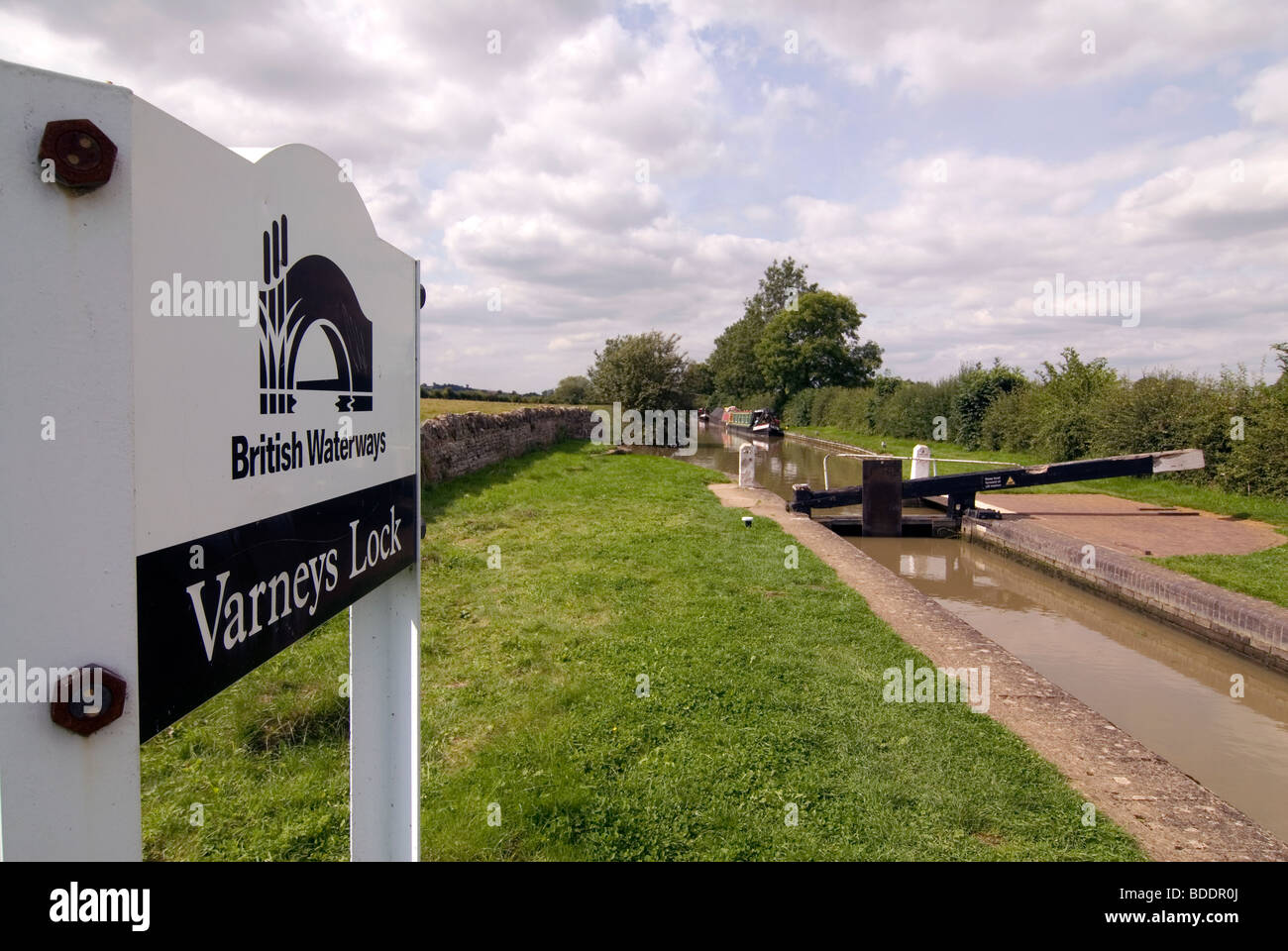 British Waterways Varneys Lock at Cropredy on the South Oxford Canal © Doug Blane Stock Photo
