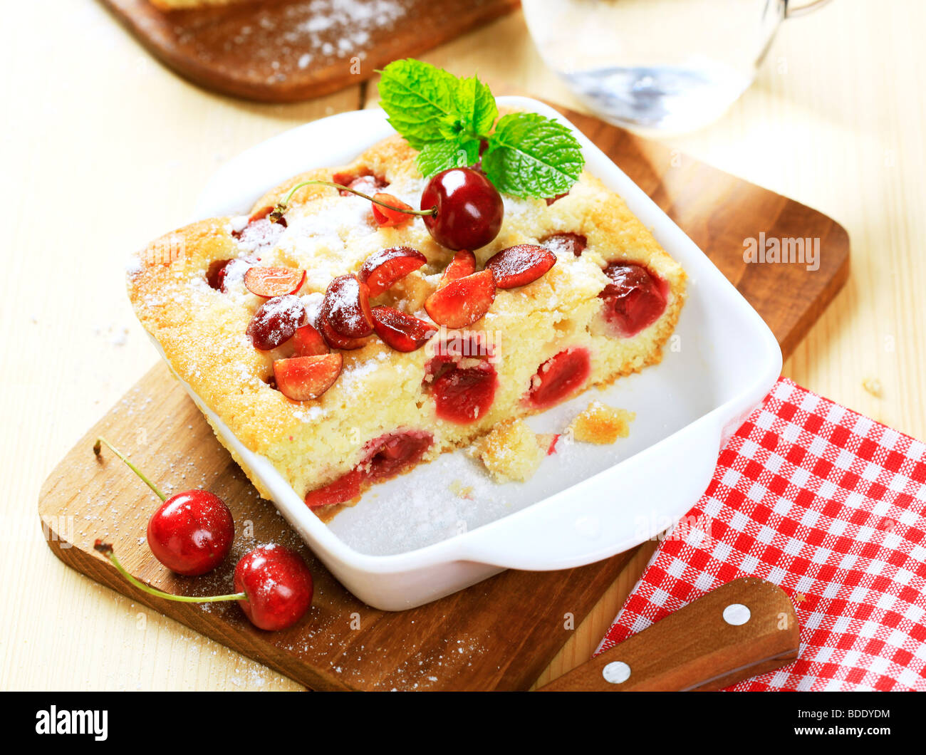 Square half cake hi-res stock photography and images - Alamy