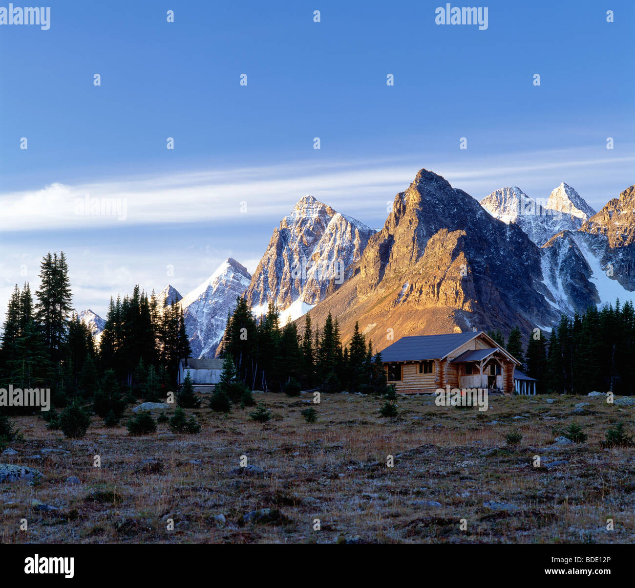 Remote cabins hi-res stock photography and images - Alamy