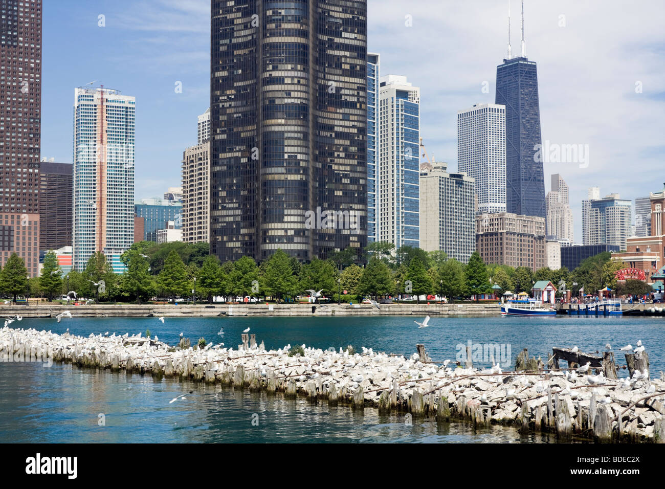 Chicago lake point tower hi-res stock photography and images - Alamy