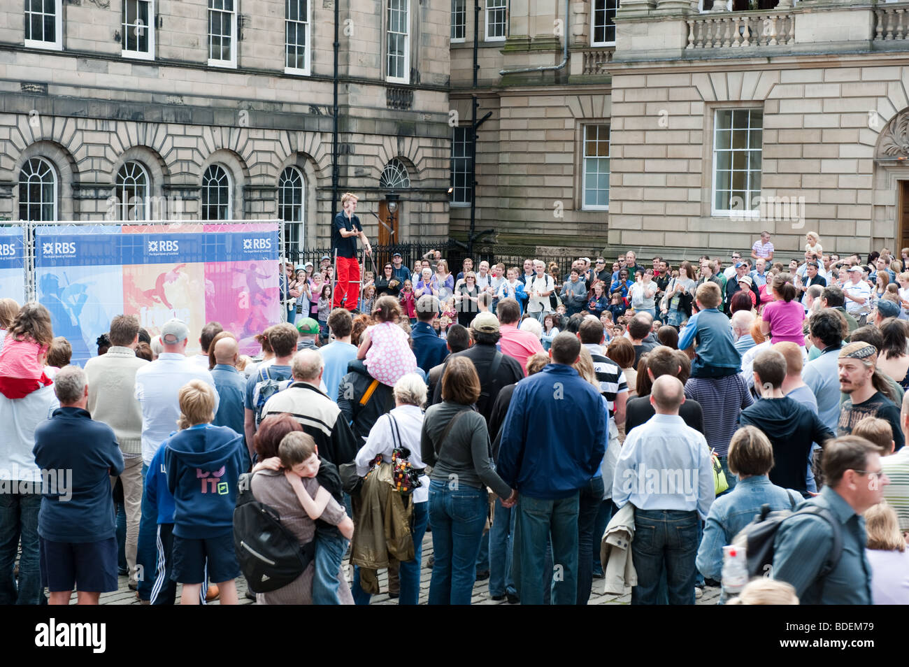 Fringe performers in the Royal Mile, Edinburgh during the Festival Fringe Stock Photo