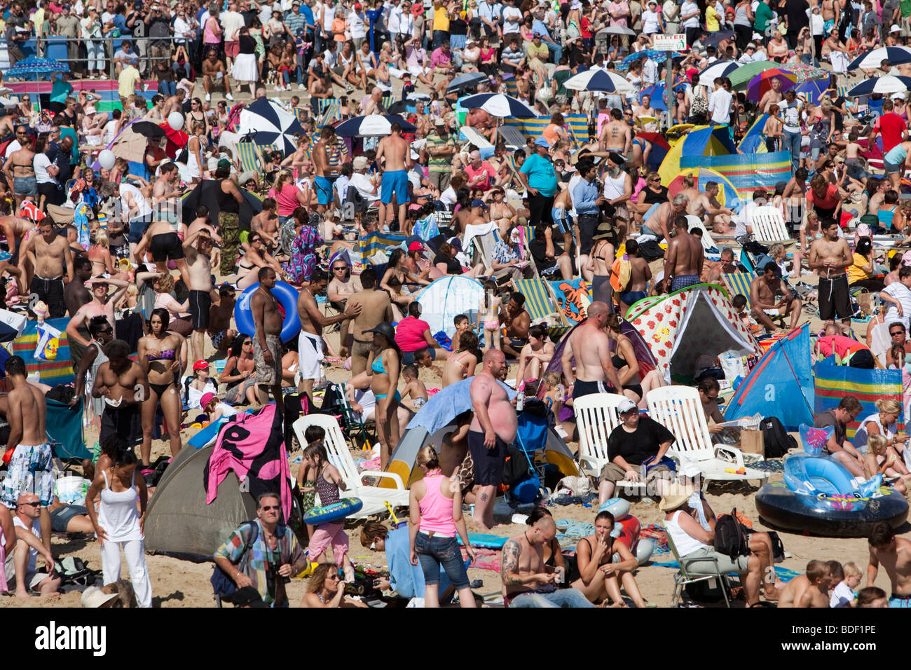 British Summer - crowded beach on a hot August weekend at Bournemouth ...