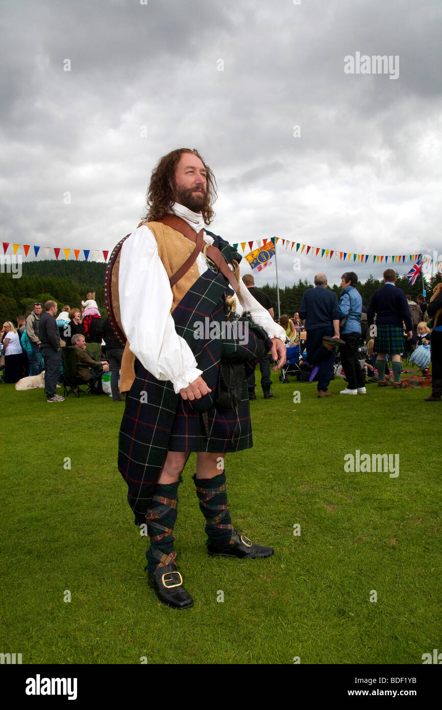 Scottish warrior in kilt historic hi-res stock photography and images ...