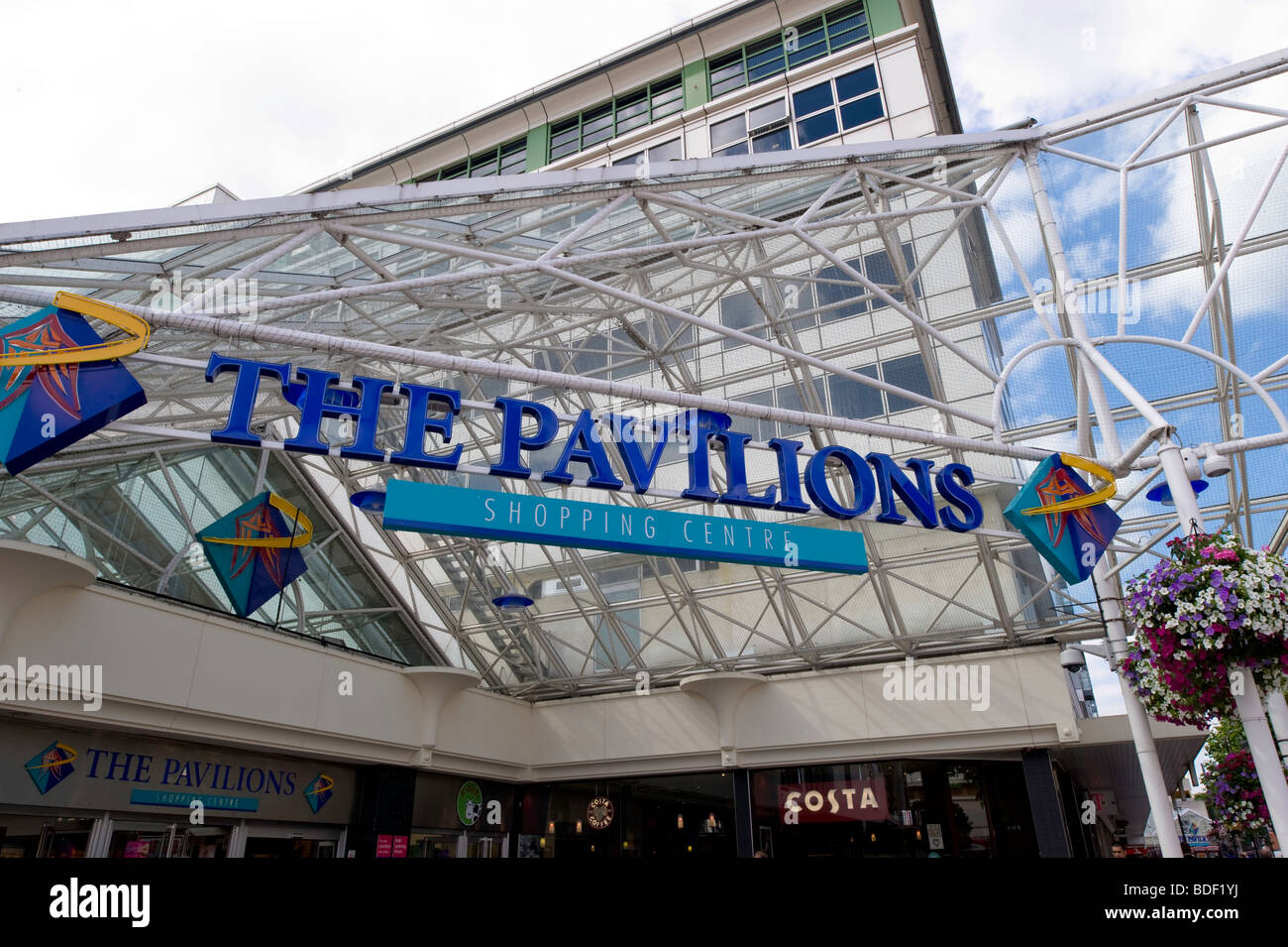 Pavilions uxbridge hires stock photography and images Alamy
