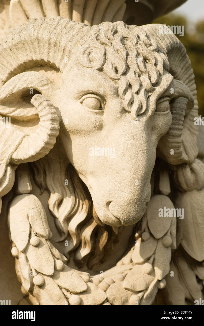 Ram sculpture hi-res stock photography and images - Alamy