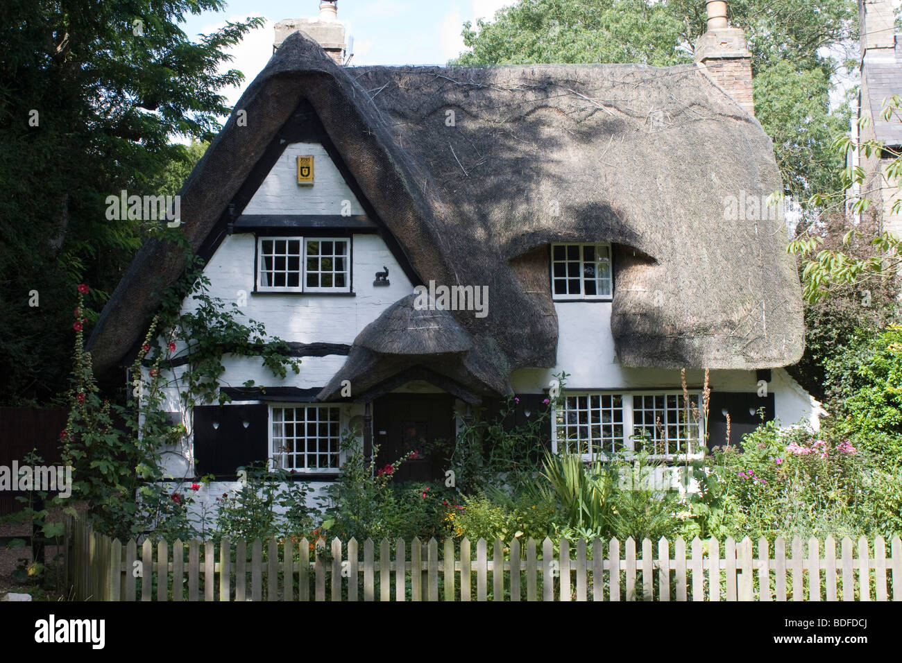 picturesque thatched cottage houghton cambridgeshire england uk gb