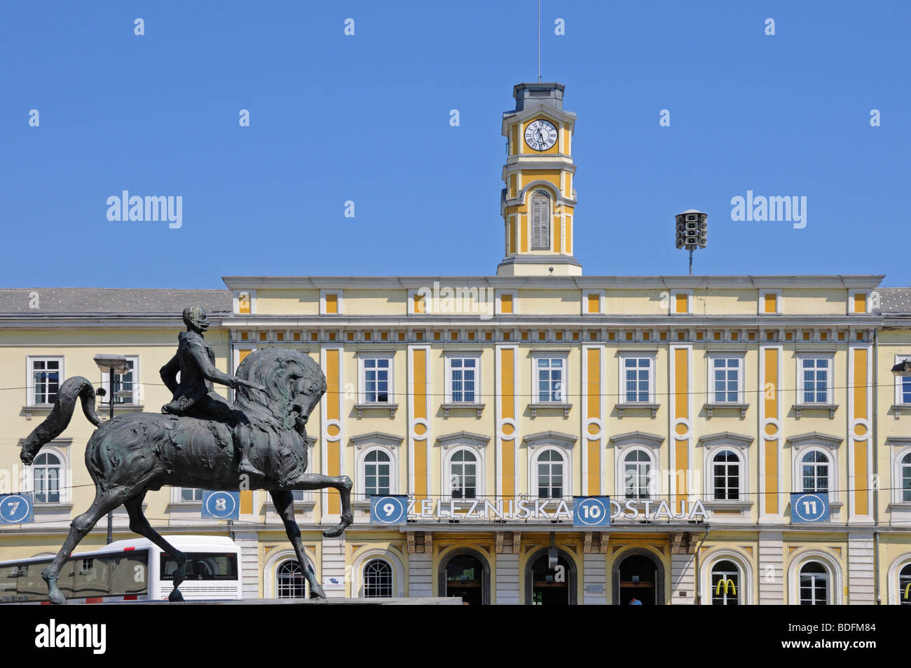 Ljubljana, Slovenia. Main Railway Station facade (Zelezniska Postaja) Equestrian statue of General Meister Stock Photo