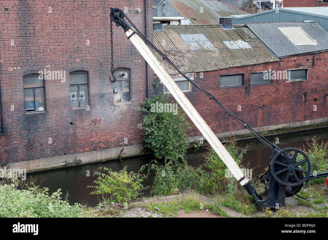 small 'canal side' crane on the Sheffield and South Yorkshire Navigation canal Stock Photo