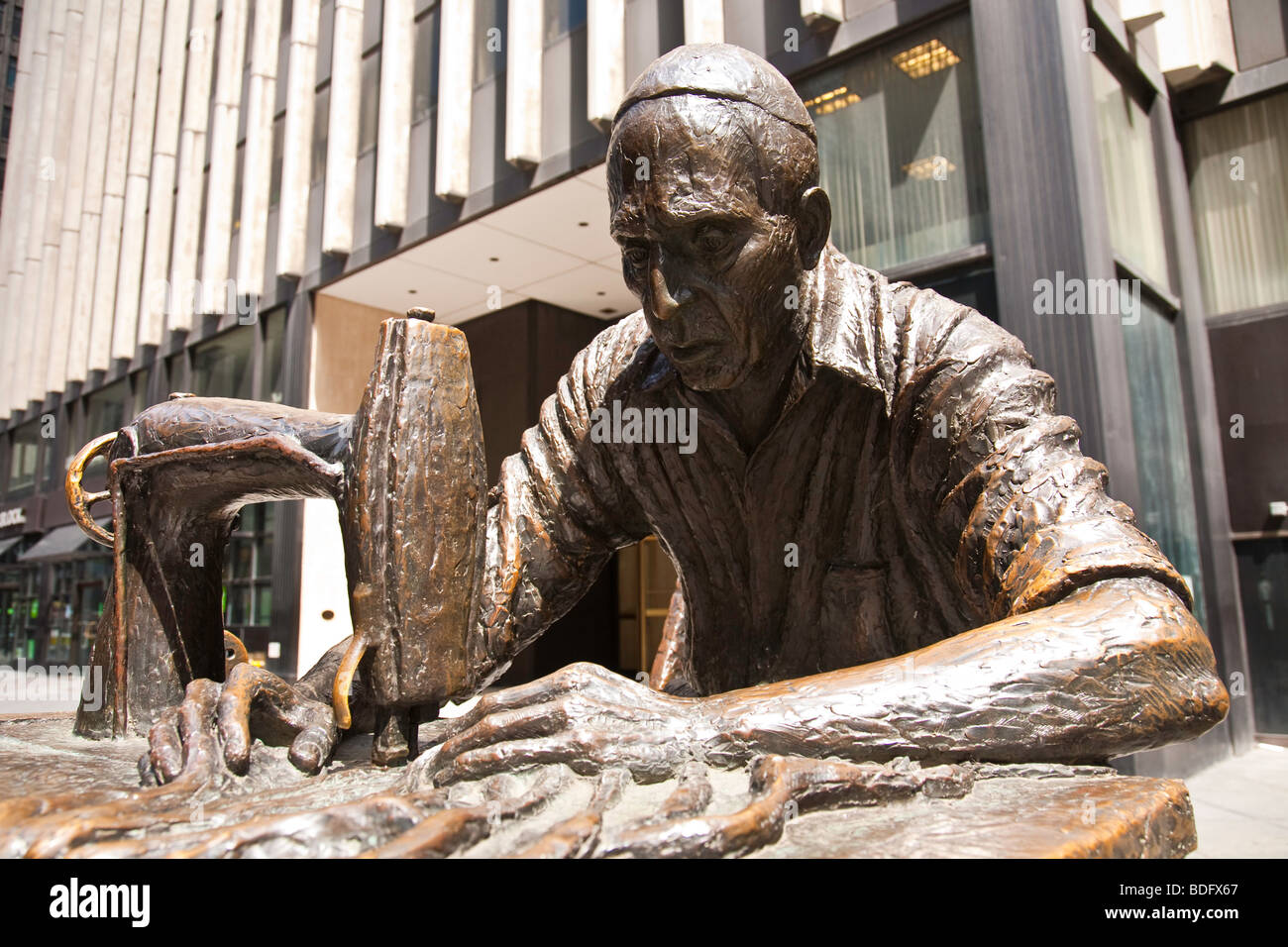 "The Garment Worker" , Fashion District, NYC Stock Photo Alamy