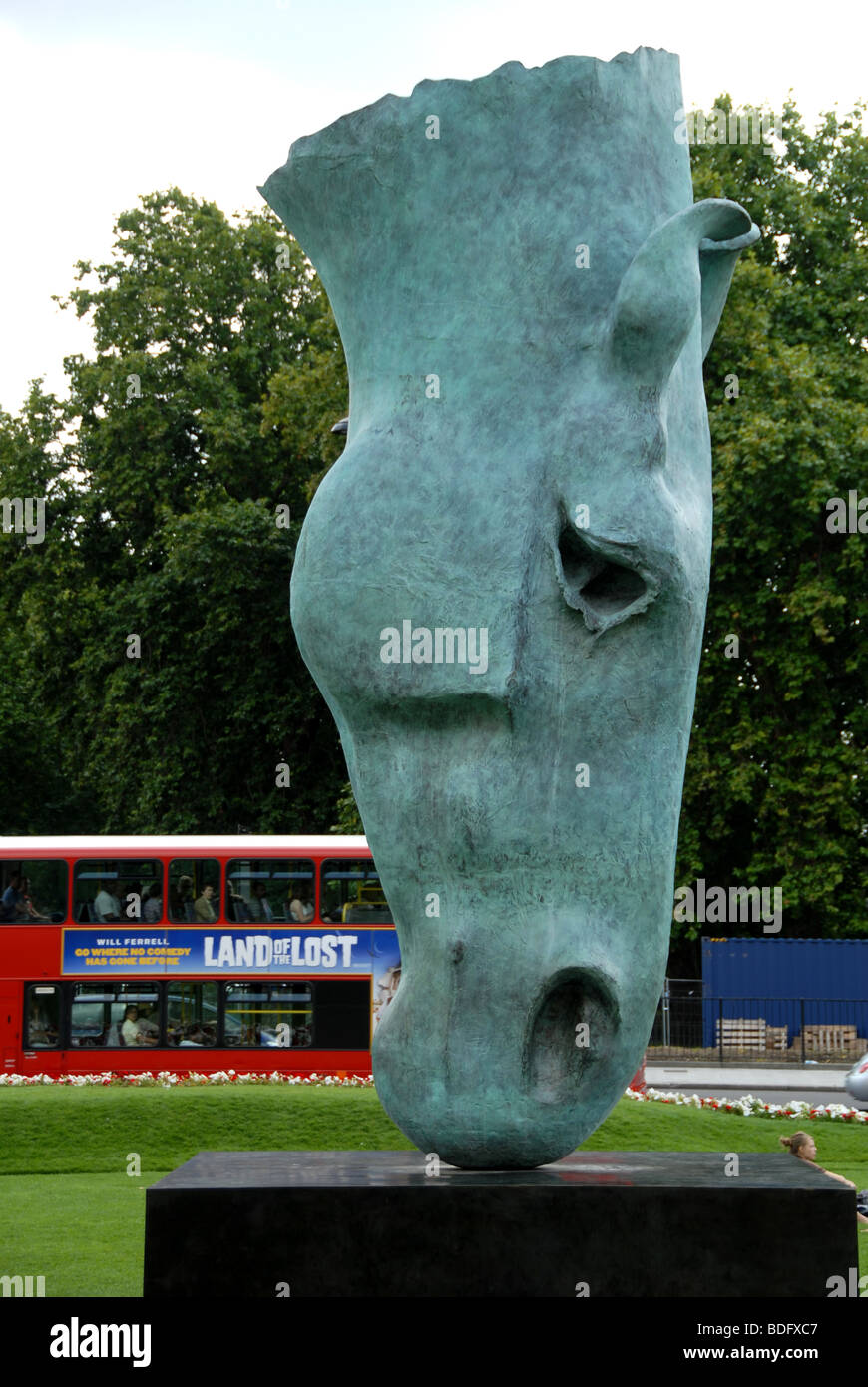 Bronze horse's head statue in Marble Arch Stock Photo Alamy