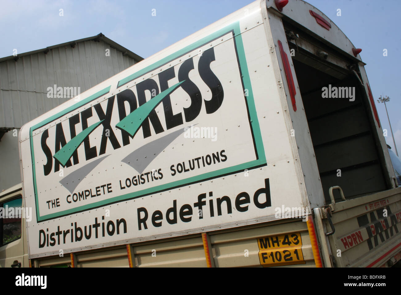 Aggregate 103+ safexpress logo camera.edu.vn