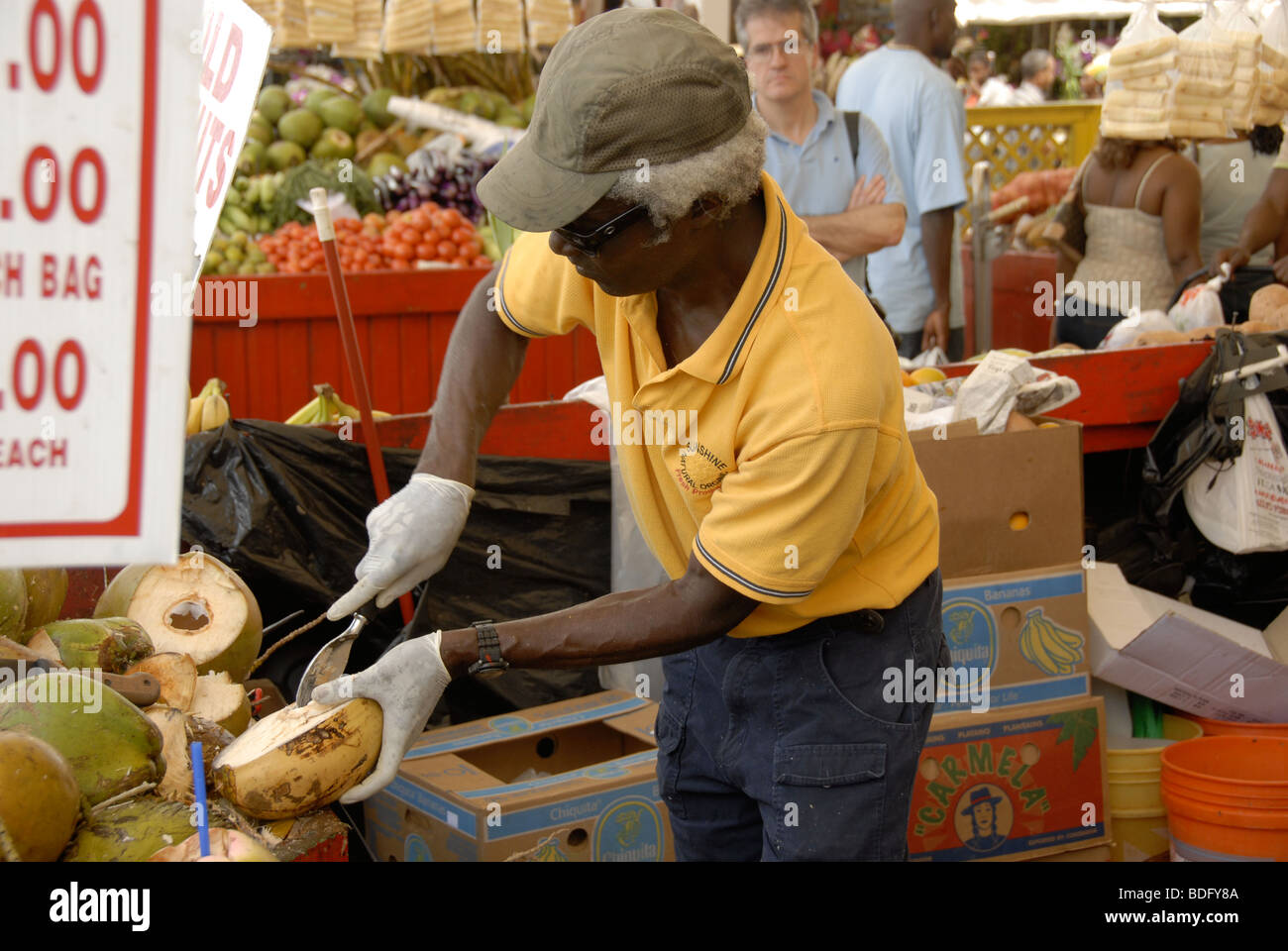 Coconut vendor hi-res stock photography and images - Alamy