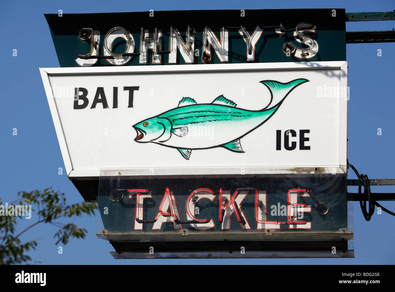 JOHNNY'S TACKLE SHOP - CLOSED - 16 Reviews - 786 Montauk Hwy