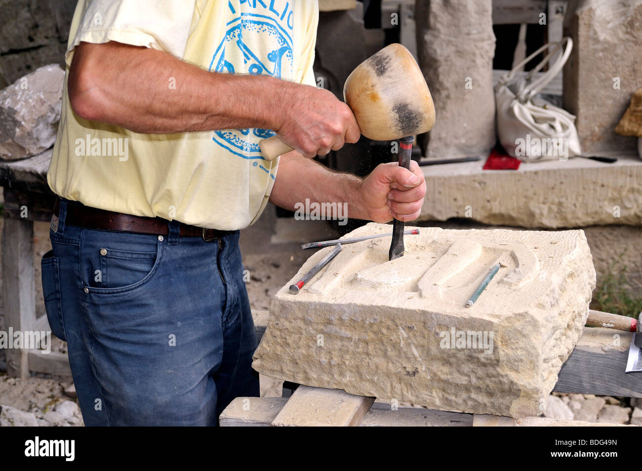 Stone mason hand tools hires stock photography and images Alamy