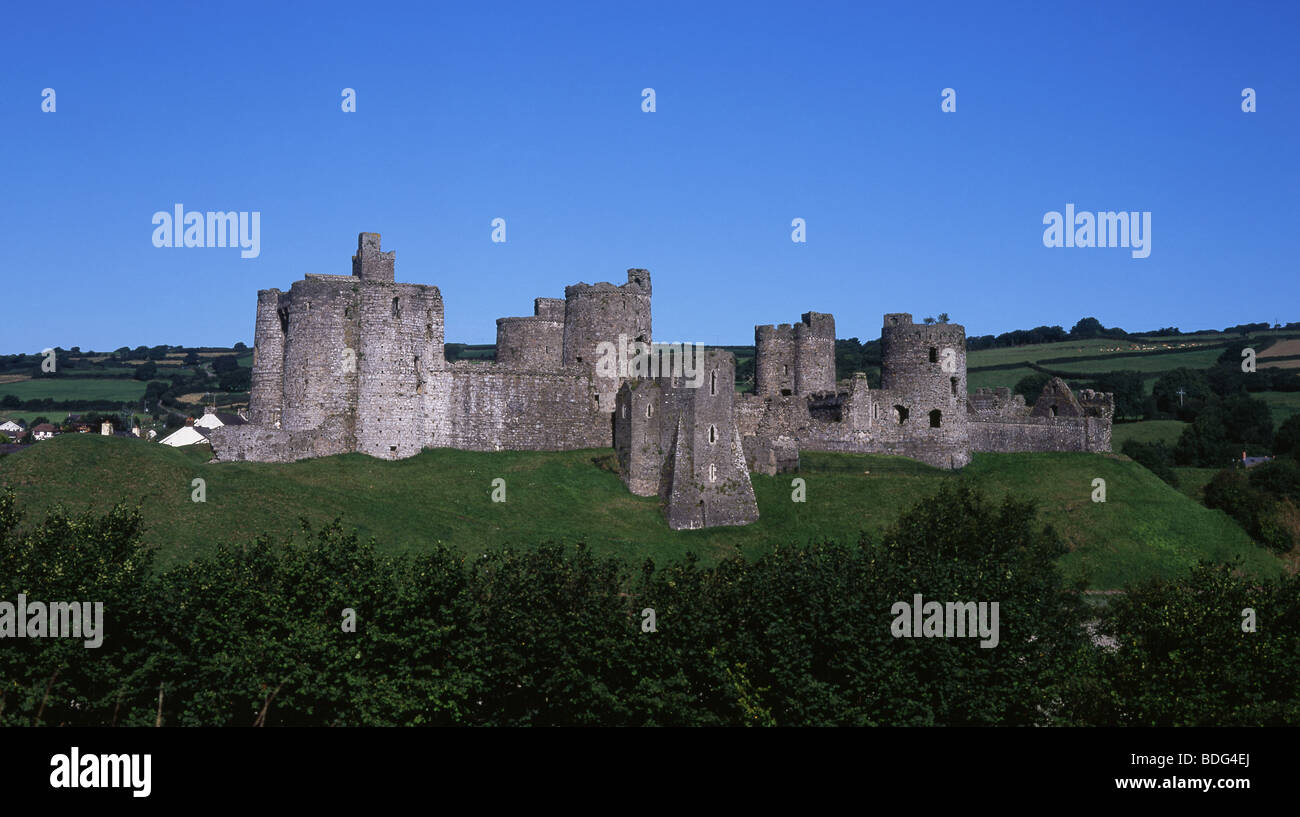 Kidwelly Castle Carmarthenshire West Wales UK Stock Photo Alamy