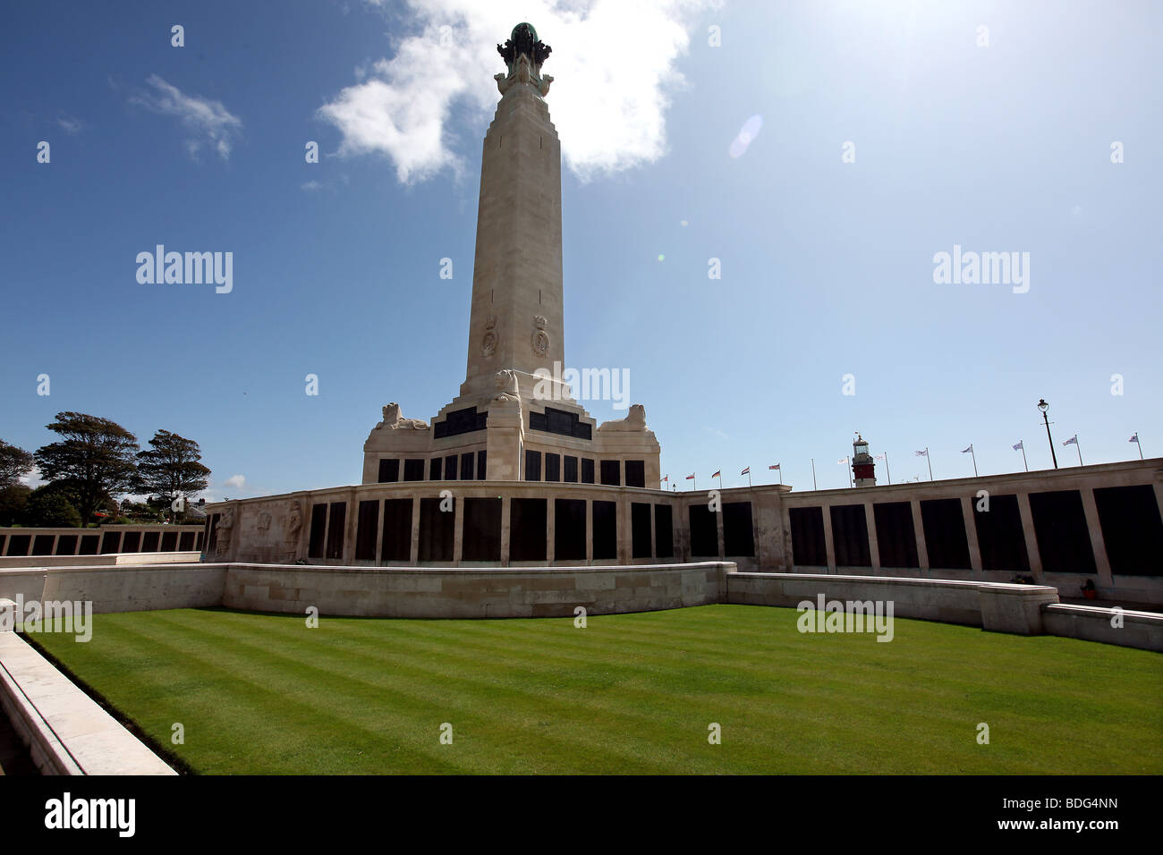 Picture by Mark Passmore. 20/08/2009 General view of The Plymouth War Memorial on Plymouth's Hoe. Stock Photo