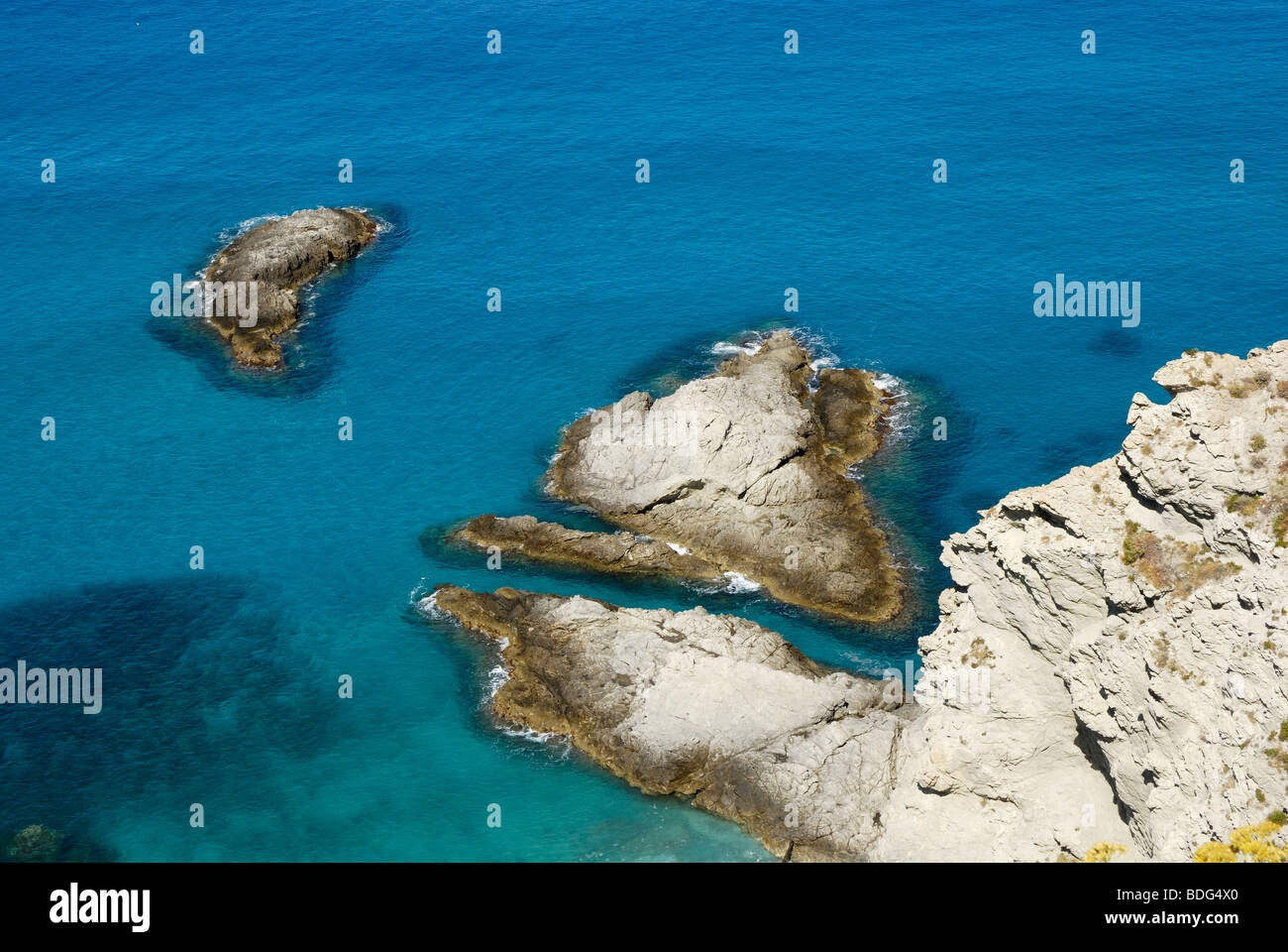 Limestone cliff, turquoise blue sea, Capo Vaticano, Tyrrhenian ...