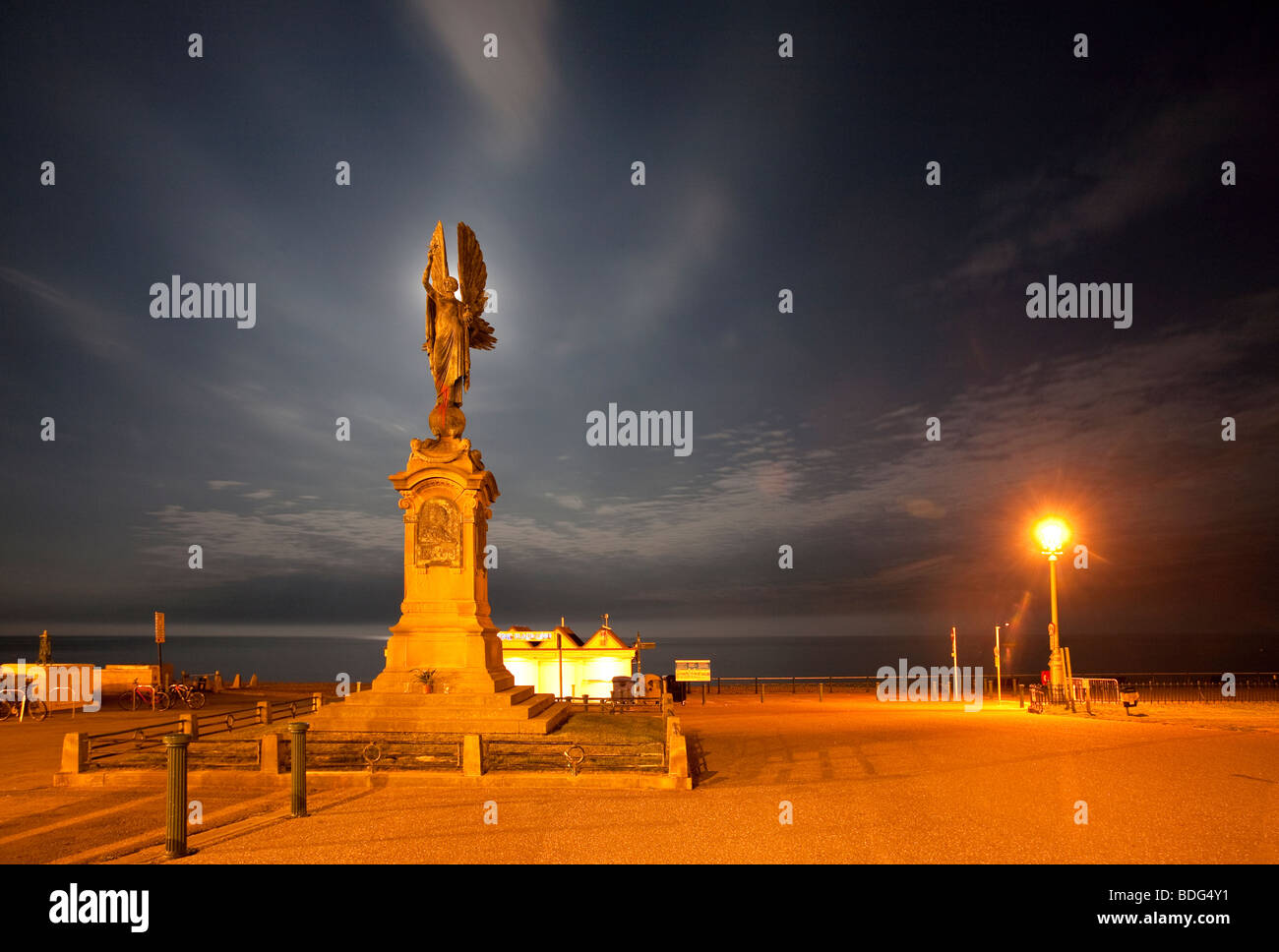 Peace statue hires stock photography and images Alamy