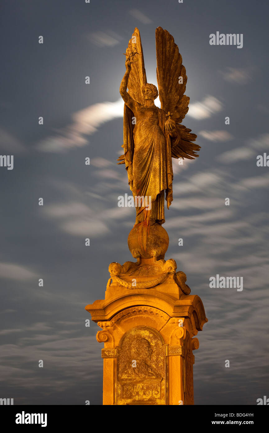Peace statue brighton hove east hires stock photography and images Alamy