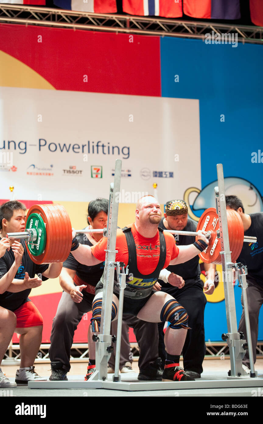 Mens powerlifting hi-res stock photography and images - Alamy