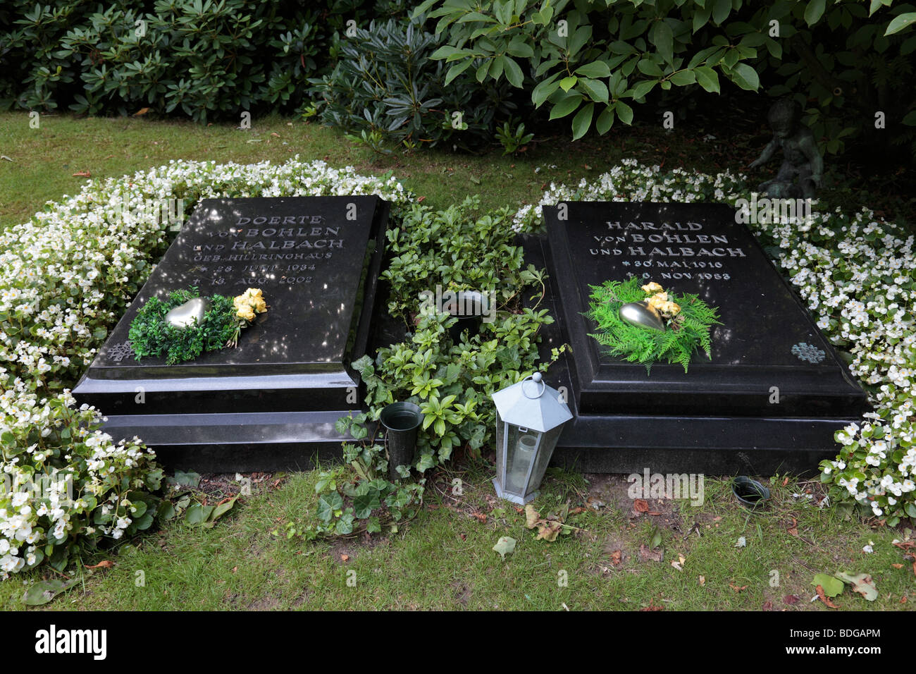 D-Essen, Ruhr area, North Rhine-Westphalia, D-Essen-Bredeney, town cemetery Bredeney, Friedrich Alfred Krupp, Krupp cemetery, family cemetery of the Krupp family, family of industrialists, graves of Doerte von Bohlen und Halbach and Harald von Bohlen und Stock Photo