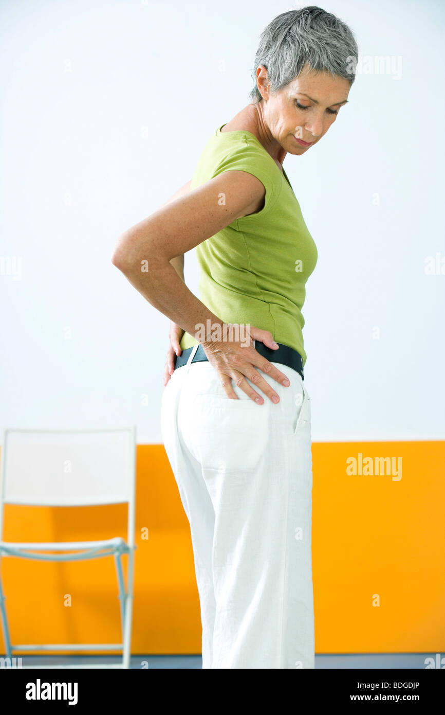 HIP PAIN IN AN ELDERLY PERSON Stock Photo Alamy