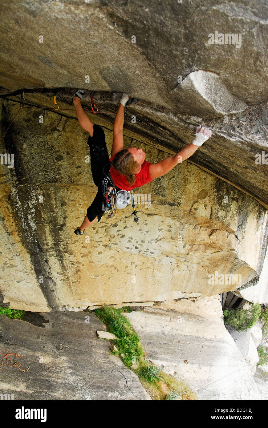 Women rock climbing in yosemite hires stock photography and images Alamy