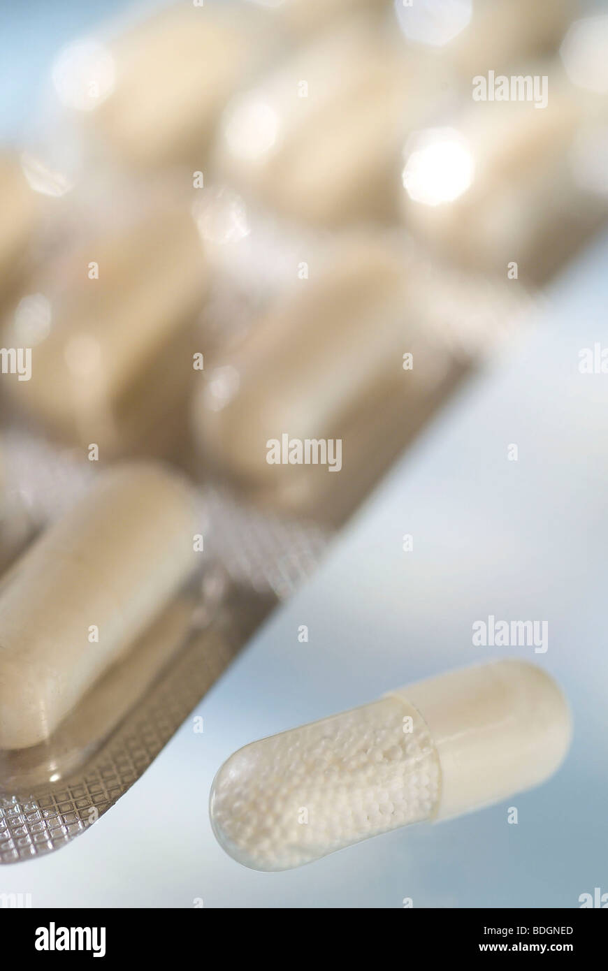 Sustained release capsule hires stock photography and images Alamy