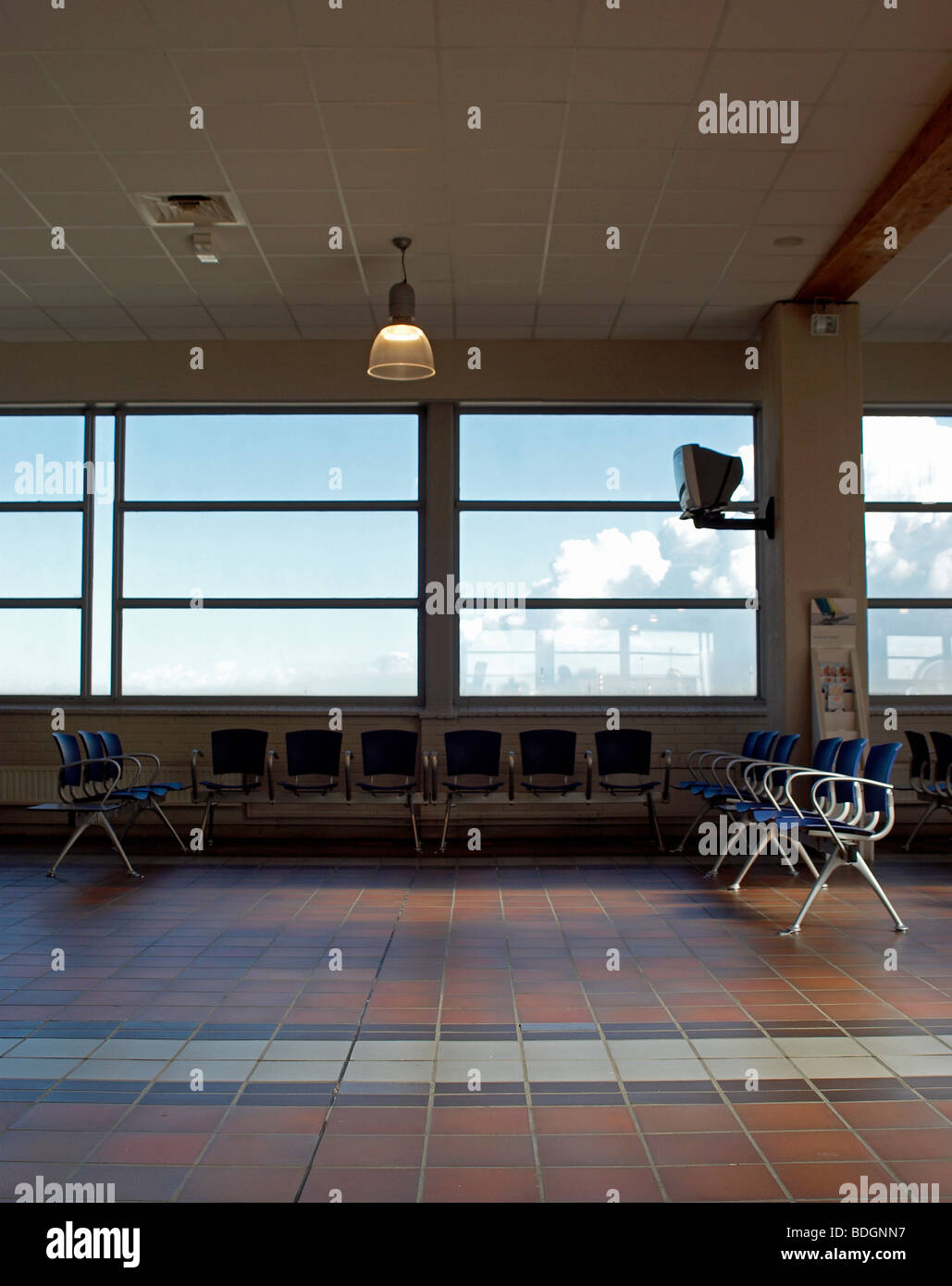 Traveling waiting room hi-res stock photography and images - Alamy