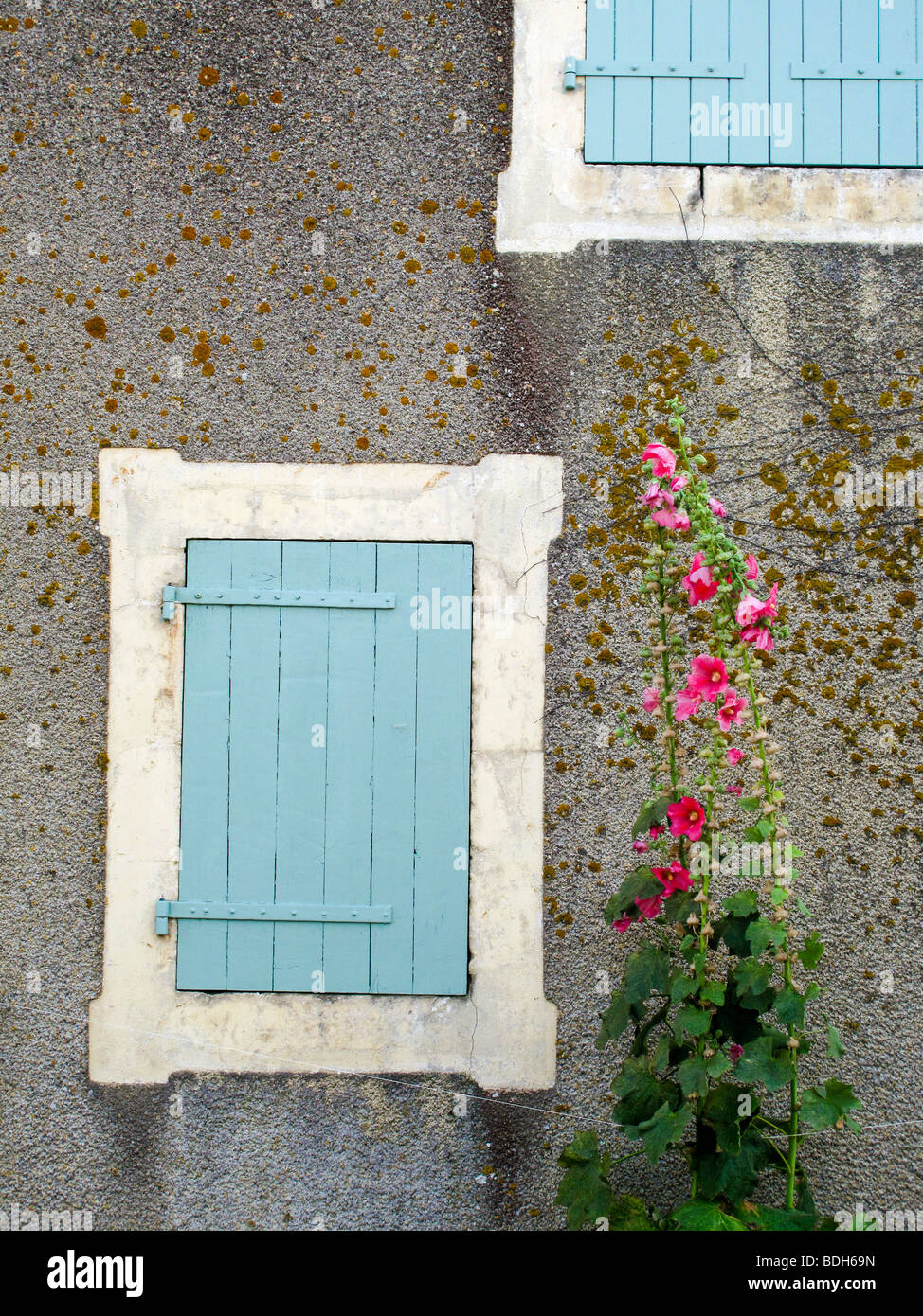 Painted shutters hires stock photography and images Alamy