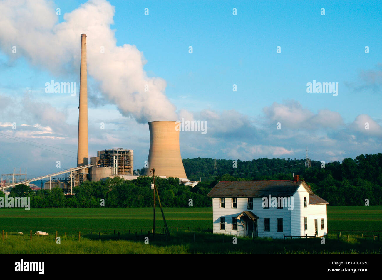 Muskingum River Power Plant in SE Ohio. The house is abandoned Stock Photo Alamy