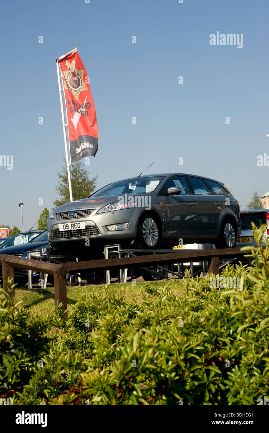 Cars for sale forecourt hires stock photography and images Alamy