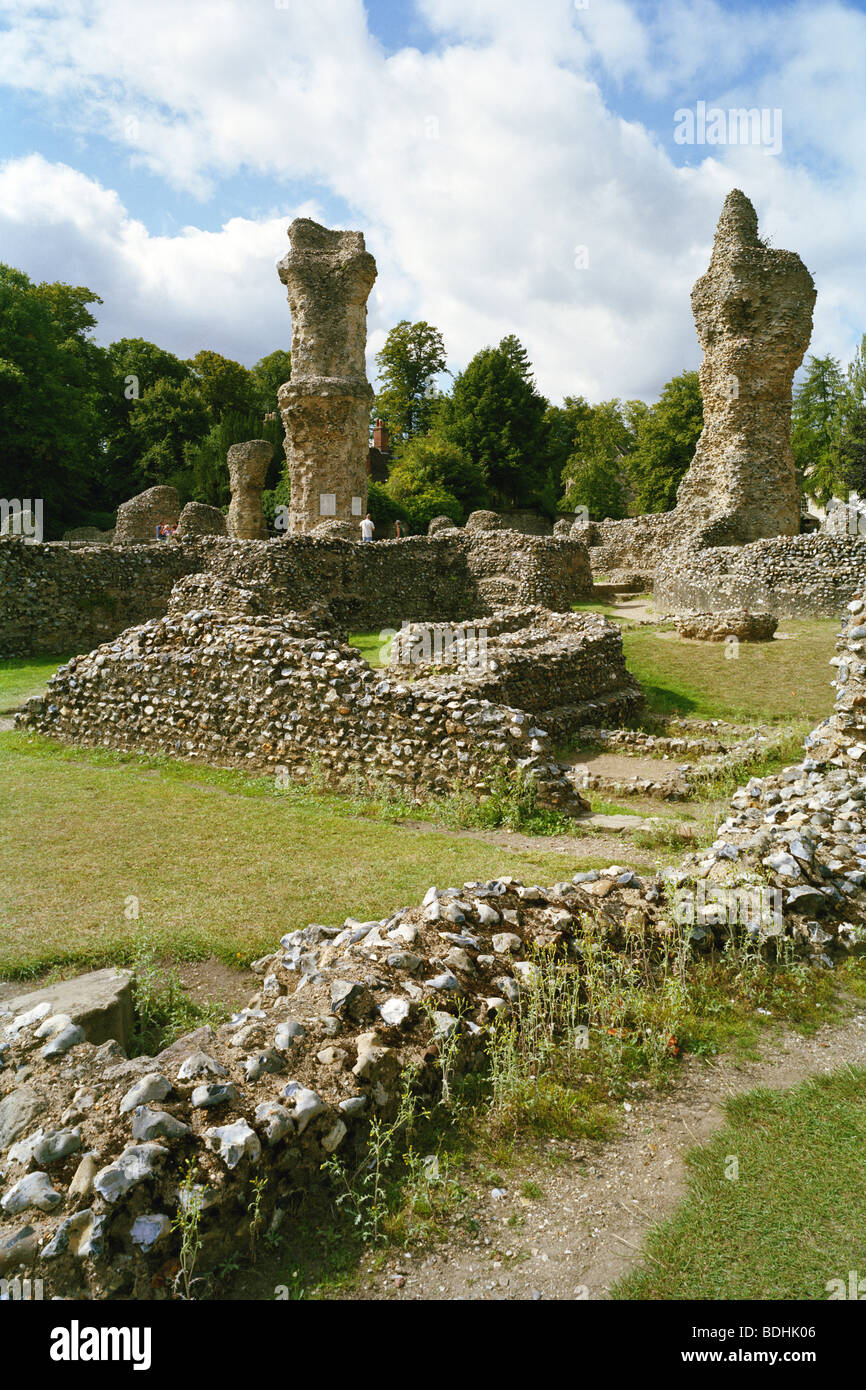 Ruins of St Edmund's Abbey in Abbey Gardens Bury St Edmunds Suffolk England Stock Photo